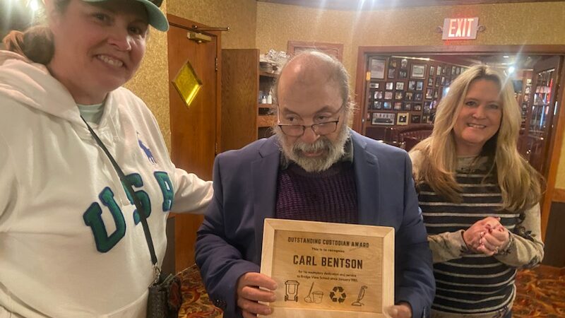 “Mr. Positive” Retires after 40 years at Bridgeview School