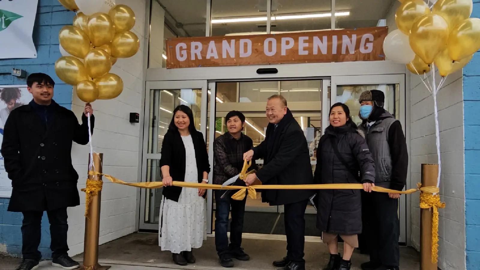 Viengchan Oriental Market Opens In Former Cooper’s Site