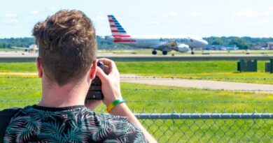 Planes landing at MSP International airport