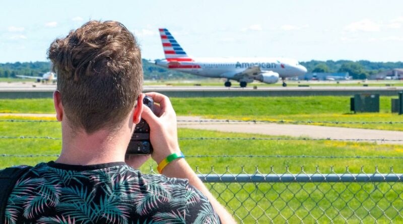 Planes landing at MSP International airport
