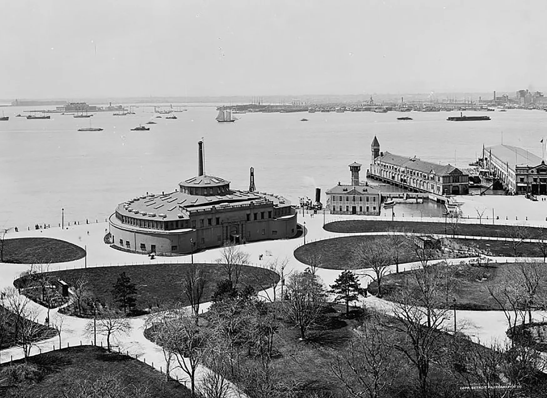 Emigrant Landing Depot (1855-189) at Castle Garden, New York City. Predecessor of Ellis Island.